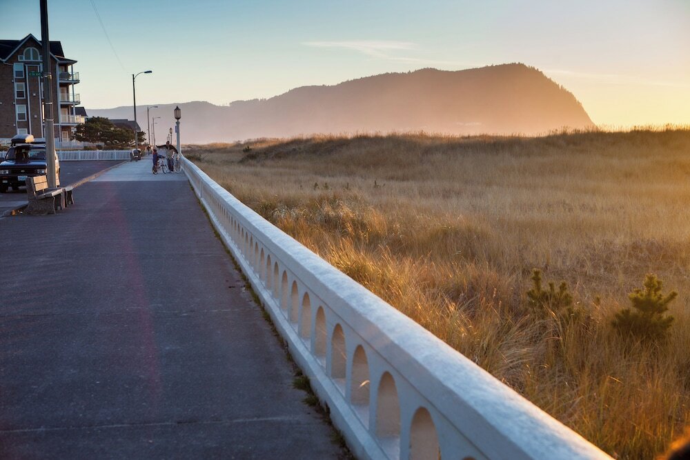 Фото Ebb Tide Oceanfront Inn