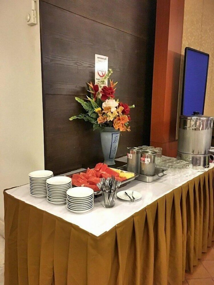 Фото Hadyai Golden Crown Hotel