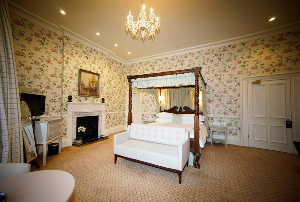 Фото Gisborough Hall