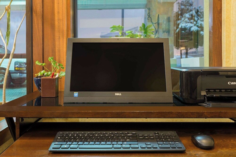 Фото Ramada by Wyndham Kent Seattle Area