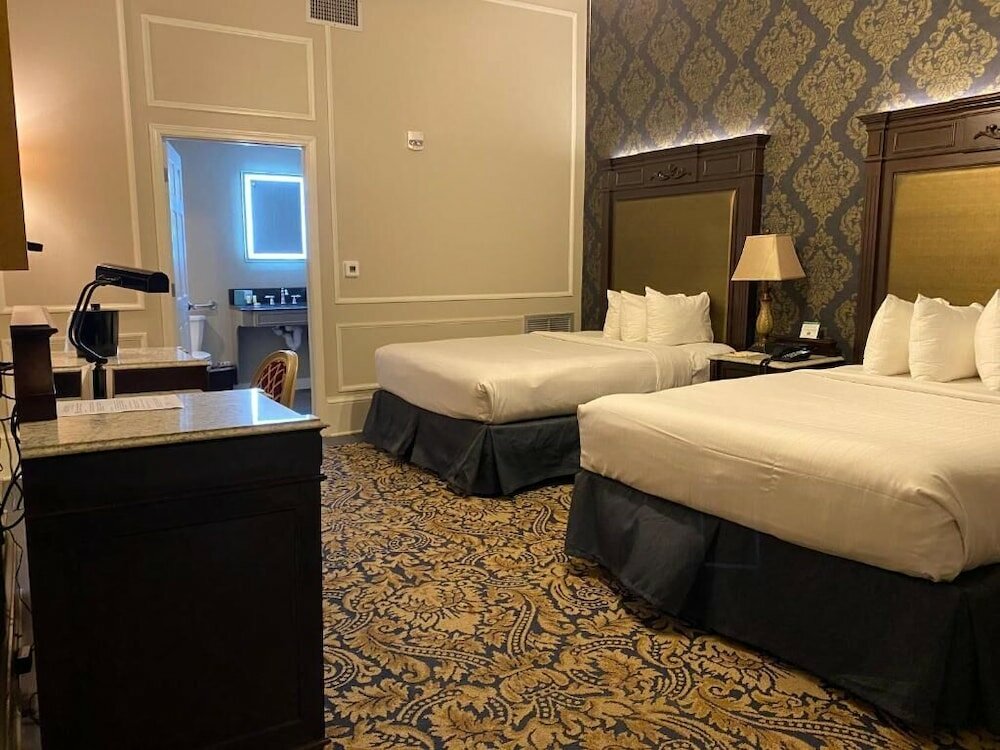 Фото Place d'Armes Hotel