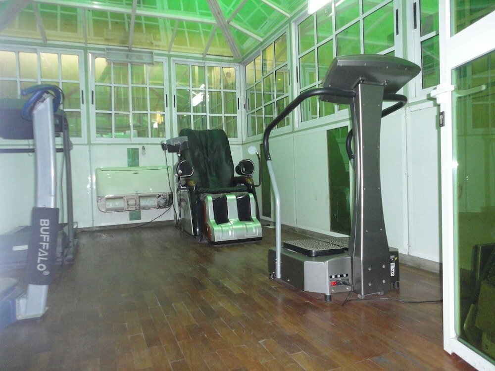 Фото Sdm Tavern and Suites