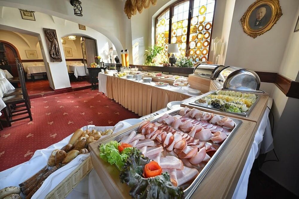 Фото Hotel U Tri Pstrosu