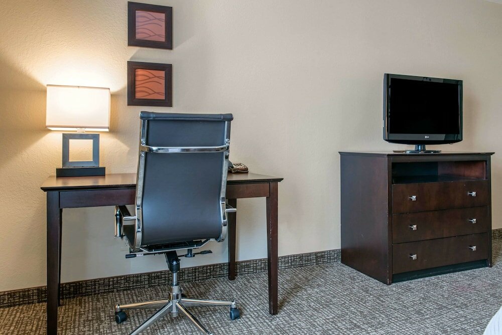 Фото Comfort Inn & Suites Porter near Indiana Dunes