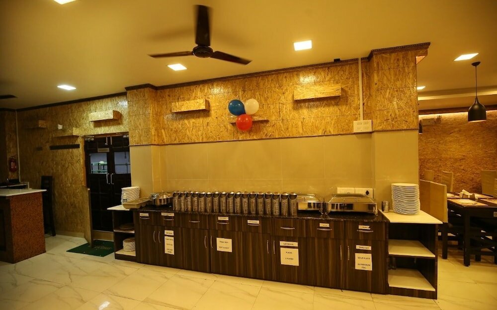 Фото Hotel Marina Manor