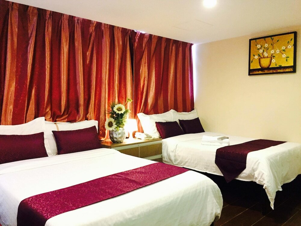 Фото California Hotel