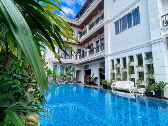 Фото The Center Point