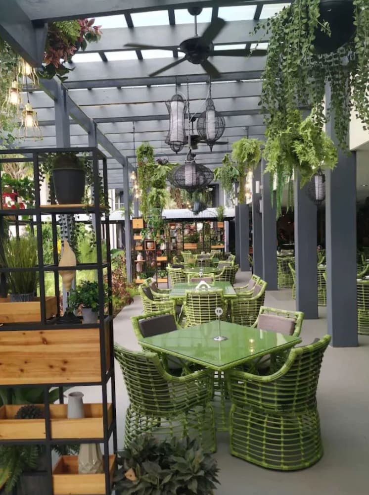 Фото Heritage Park Hotel