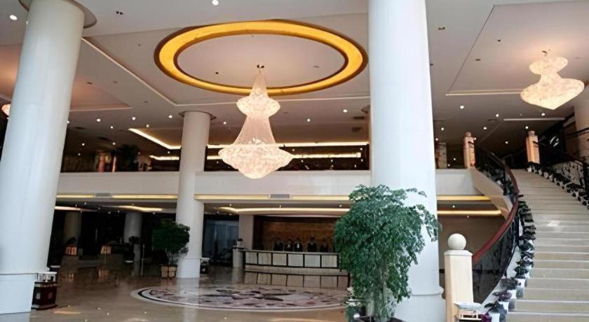 Фото Plateau Pearl Hotel Kunming Yongzhong Road