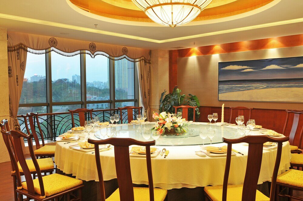 Фото Conifer Garden Hotel