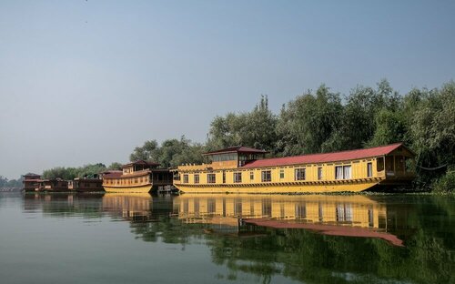 Внешний вид отеля Mascot Houseboats в Сринагаре, фото 1