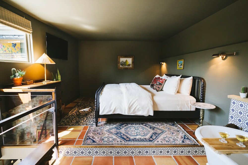 Фото The Frances Modern Inn