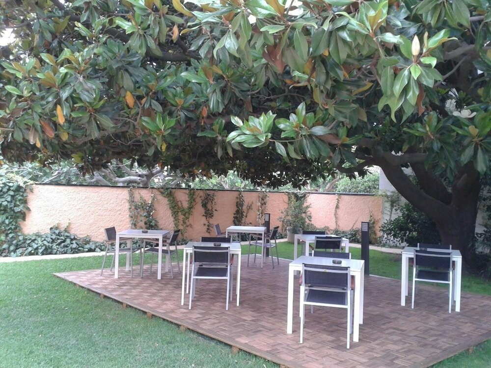Фото Hotel Sorrabona