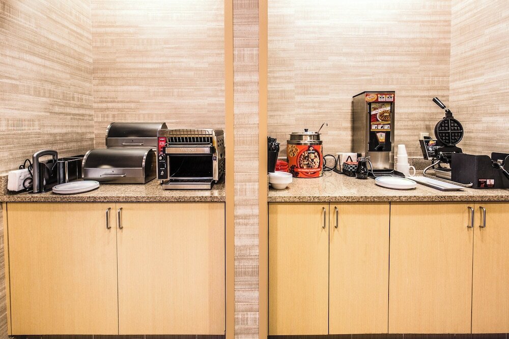 Фото TownePlace Suites by Marriott Gilford