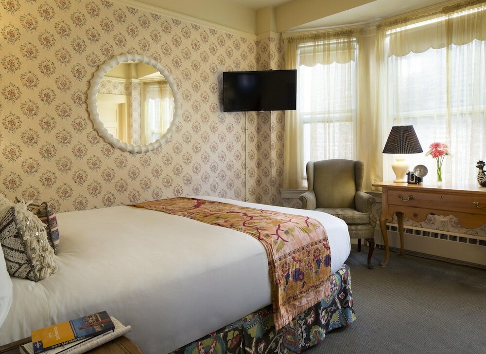 Фото Petite Auberge