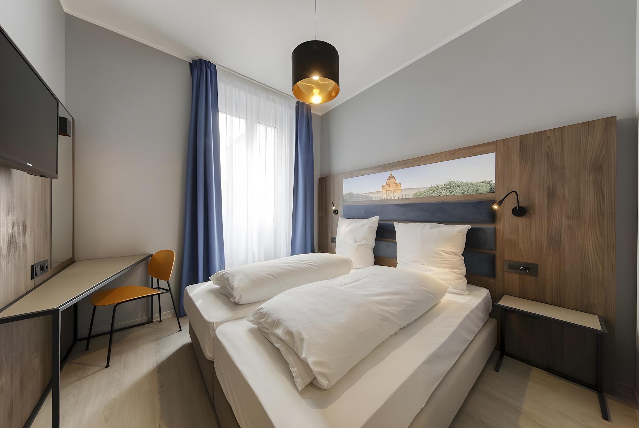 Фото отеля 2