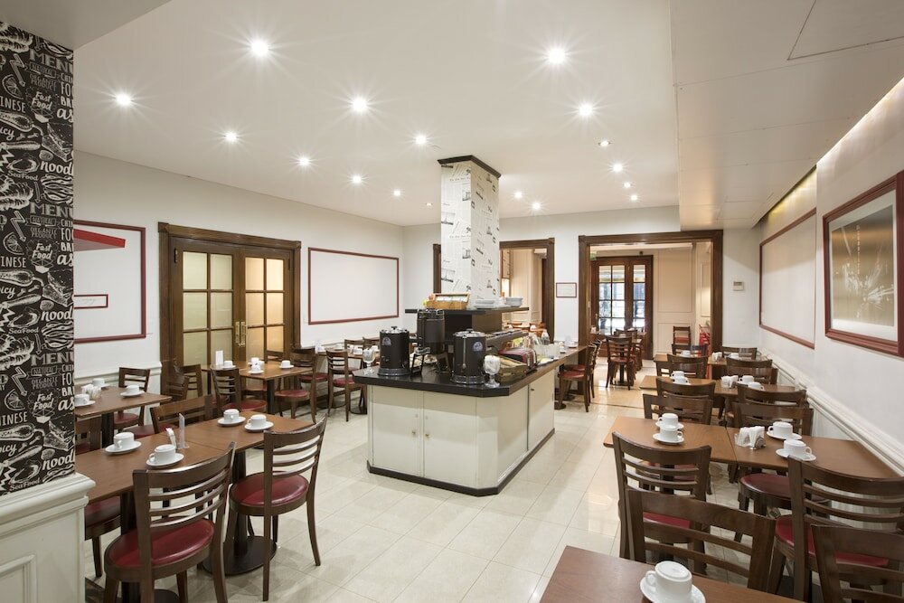 Фото Waldorf Hotel