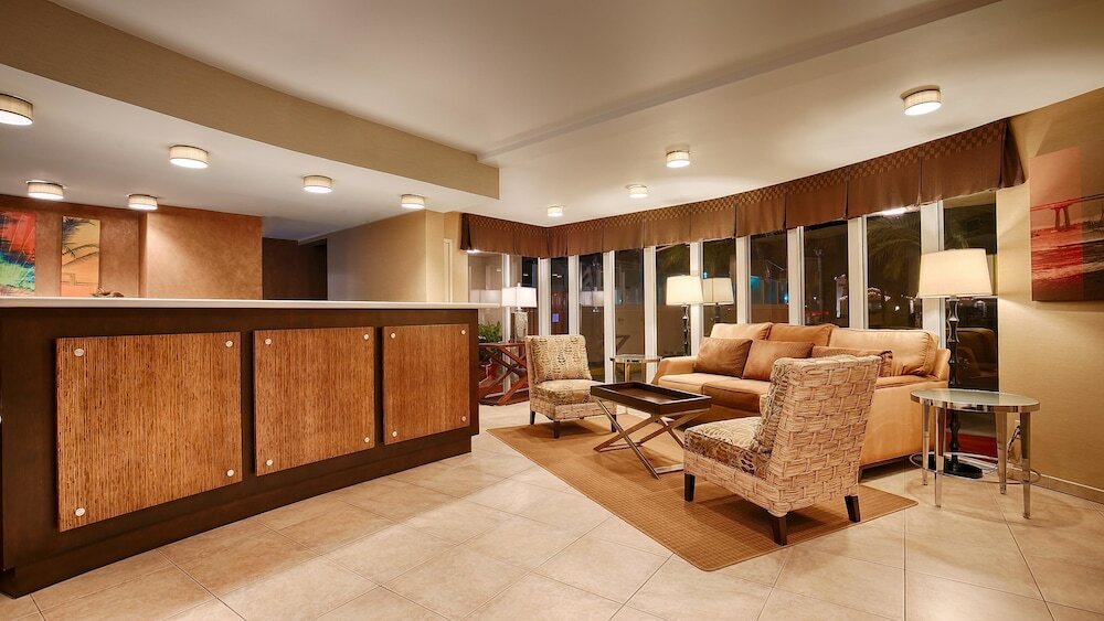 Фото Best Western Plus Suites Hotel Coronado Island