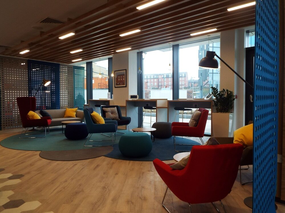 Фото Holiday Inn Express Stockport, an Ihg Hotel