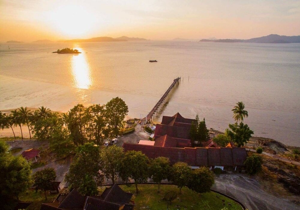 Фото Jansom Beach Resort Ranong