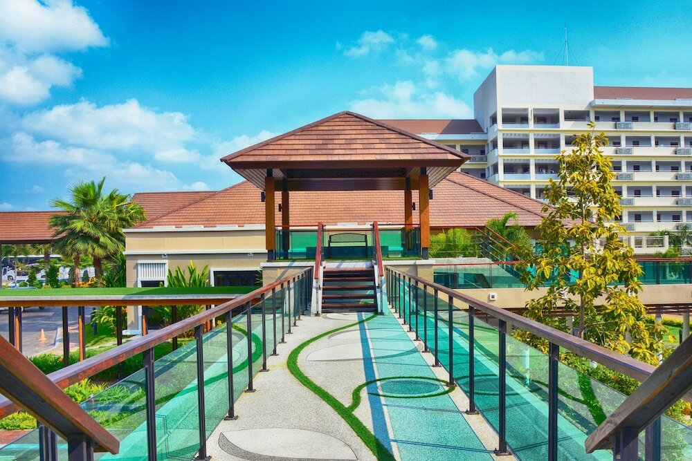 Фото Seapine Beach Golf and Resort Hua Hin