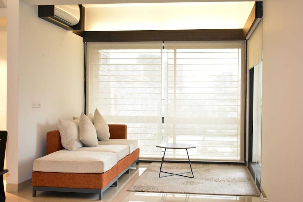 Фото Spring Hill Apartments