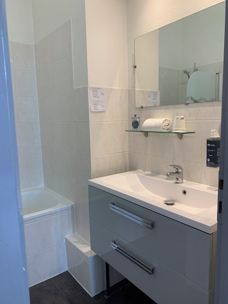 Фото Brit Hotel Bleu Nuit