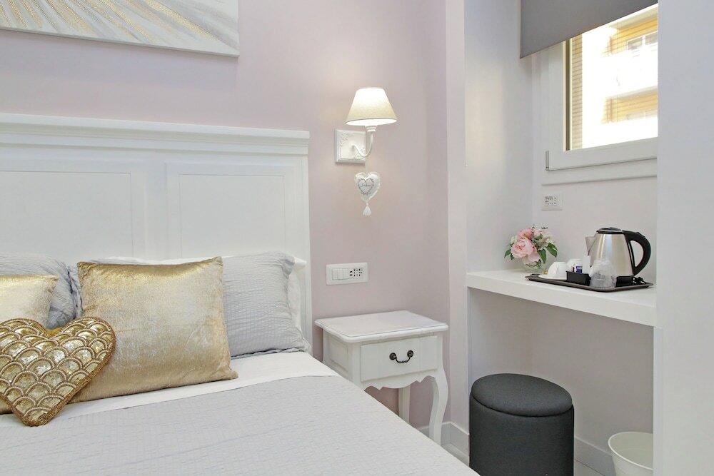 Фото Roman Holiday Charming