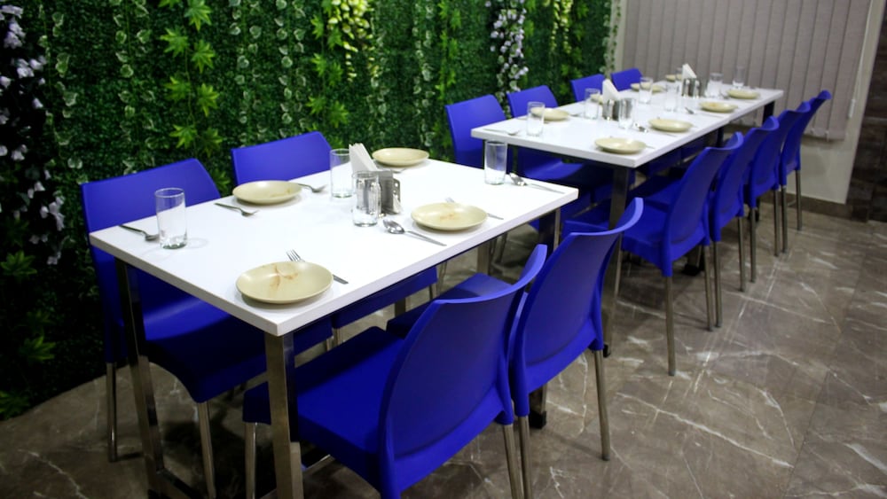 Фото Hotel Shreemoyee Inn