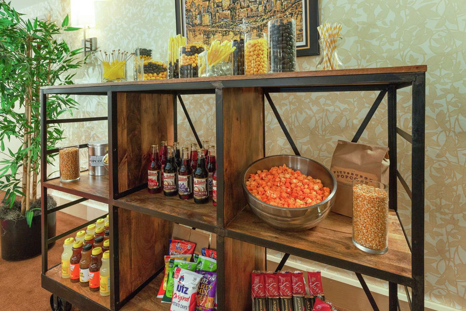 Фото Hilton Garden Inn Pittsburgh University Place