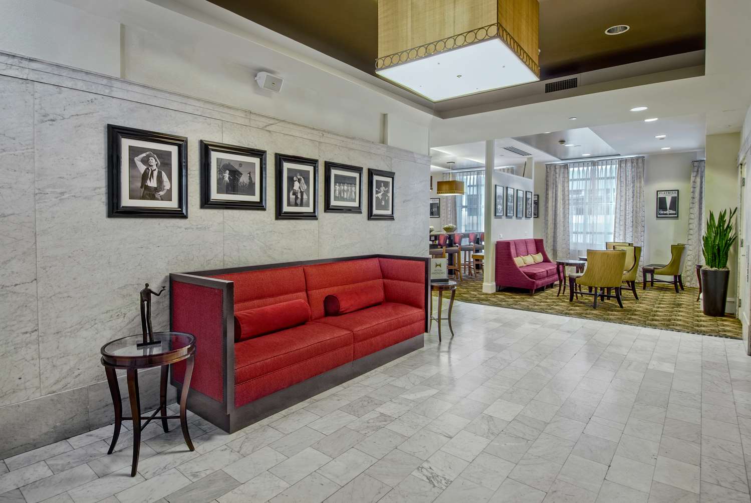 Фото Hampton Inn Majestic Chicago Theatre District