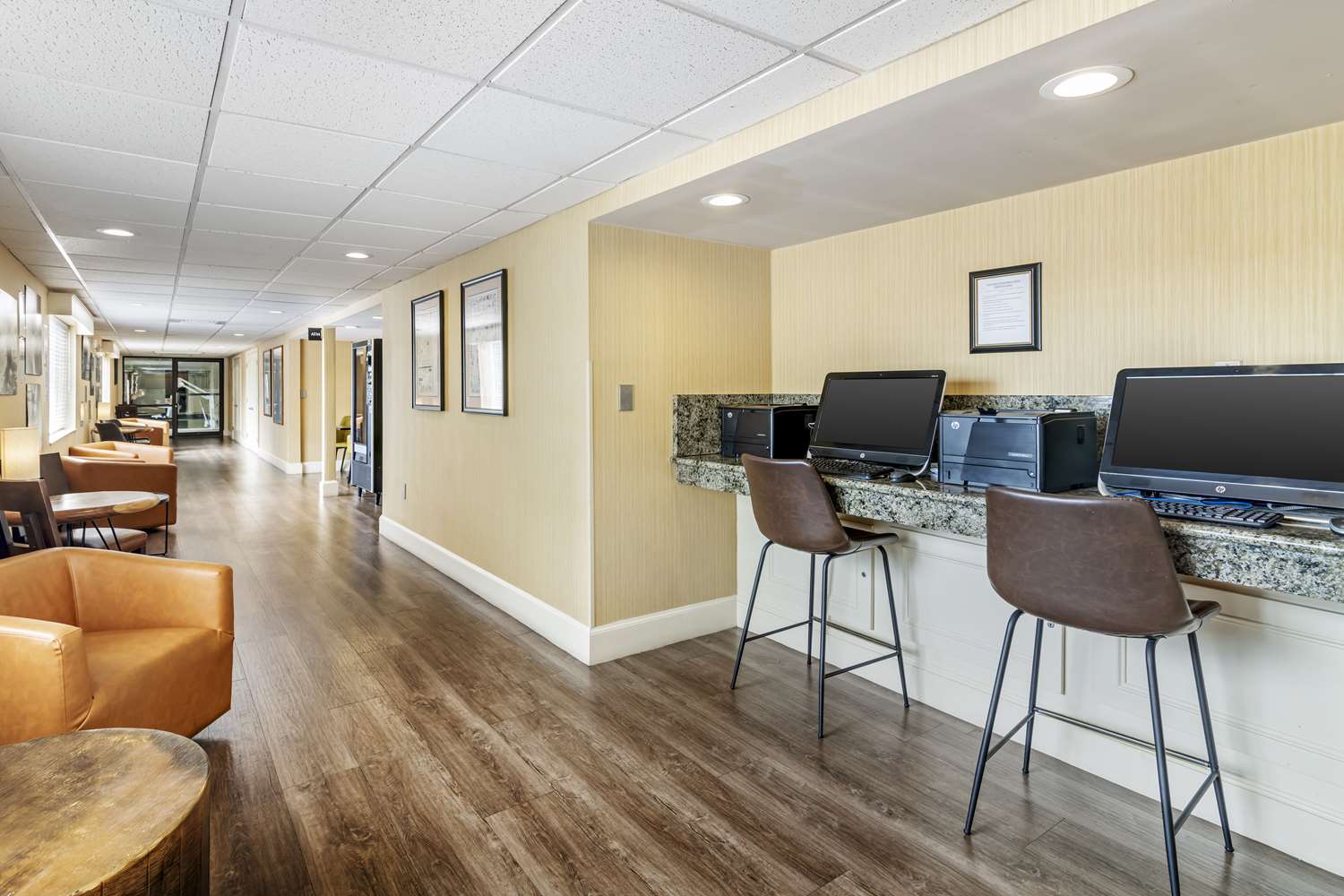 Фото Best Western Springfield Hotel