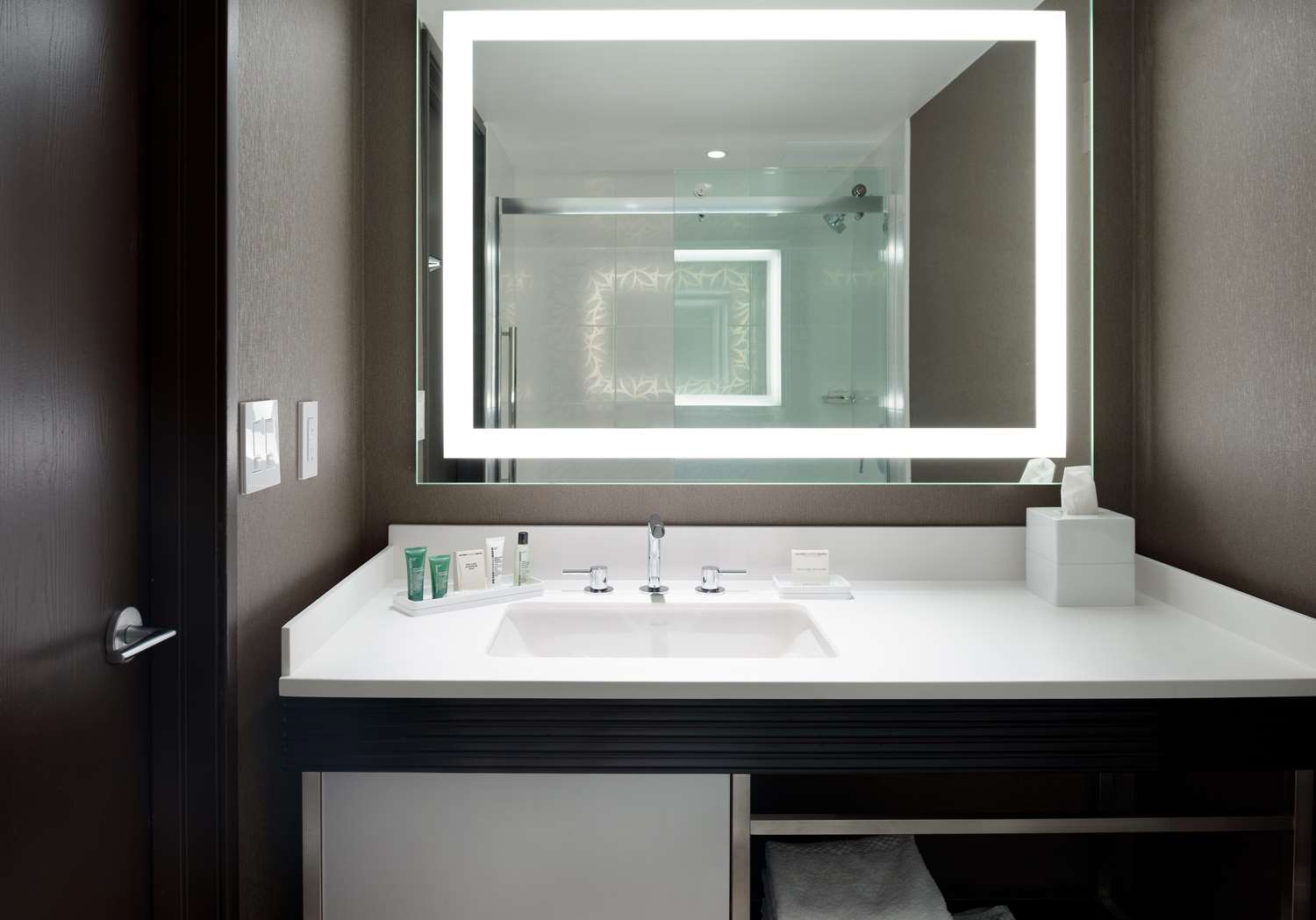 Фото Hilton Woodland Hills/Los Angeles