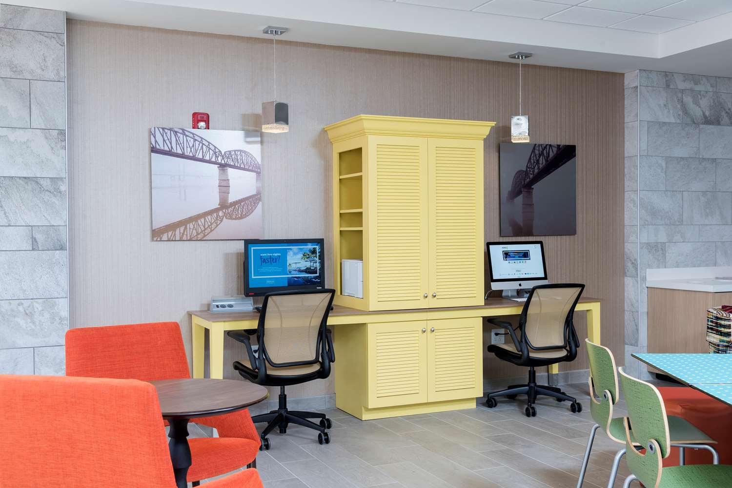 Фото Home2 Suites by Hilton Louisville Downtown NuLu