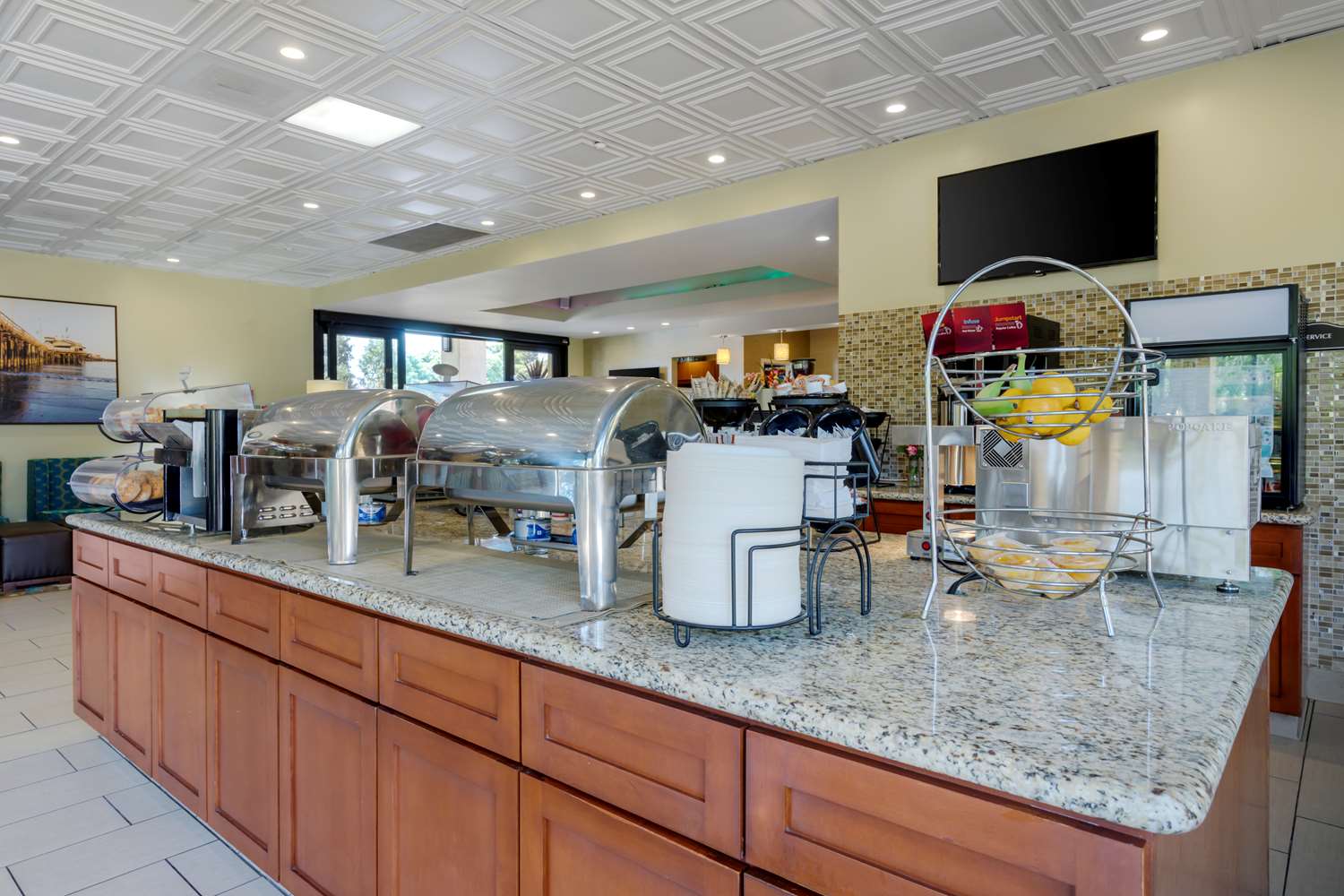 Фото Best Western Plus South Coast Inn