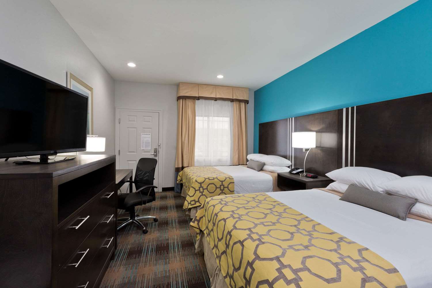 Фото Baymont by Wyndham Bryan College Station