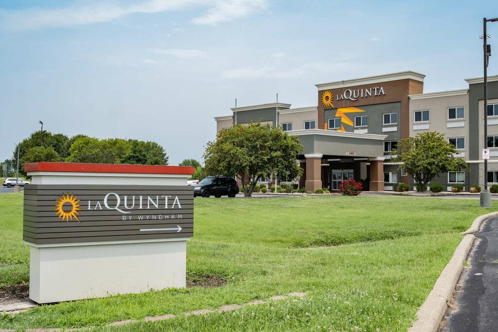 Hotel La Quinta Inn & Suites by Wyndham Evansville, State of Indiana, photo