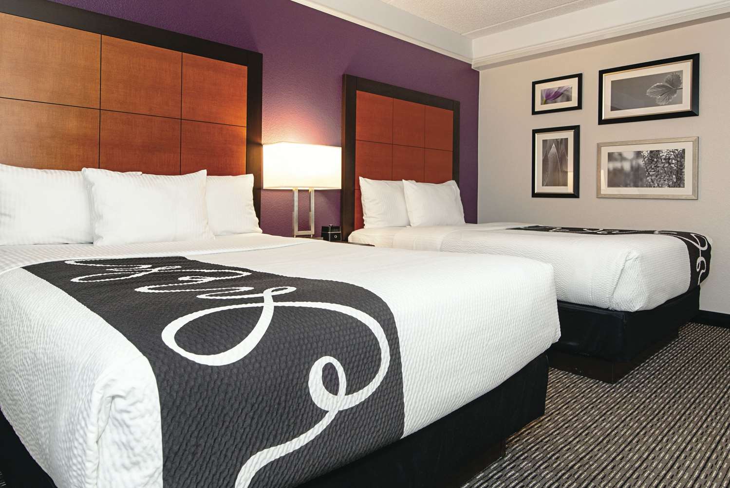 Фото La Quinta Inn & Suites by Wyndham Ontario Airport