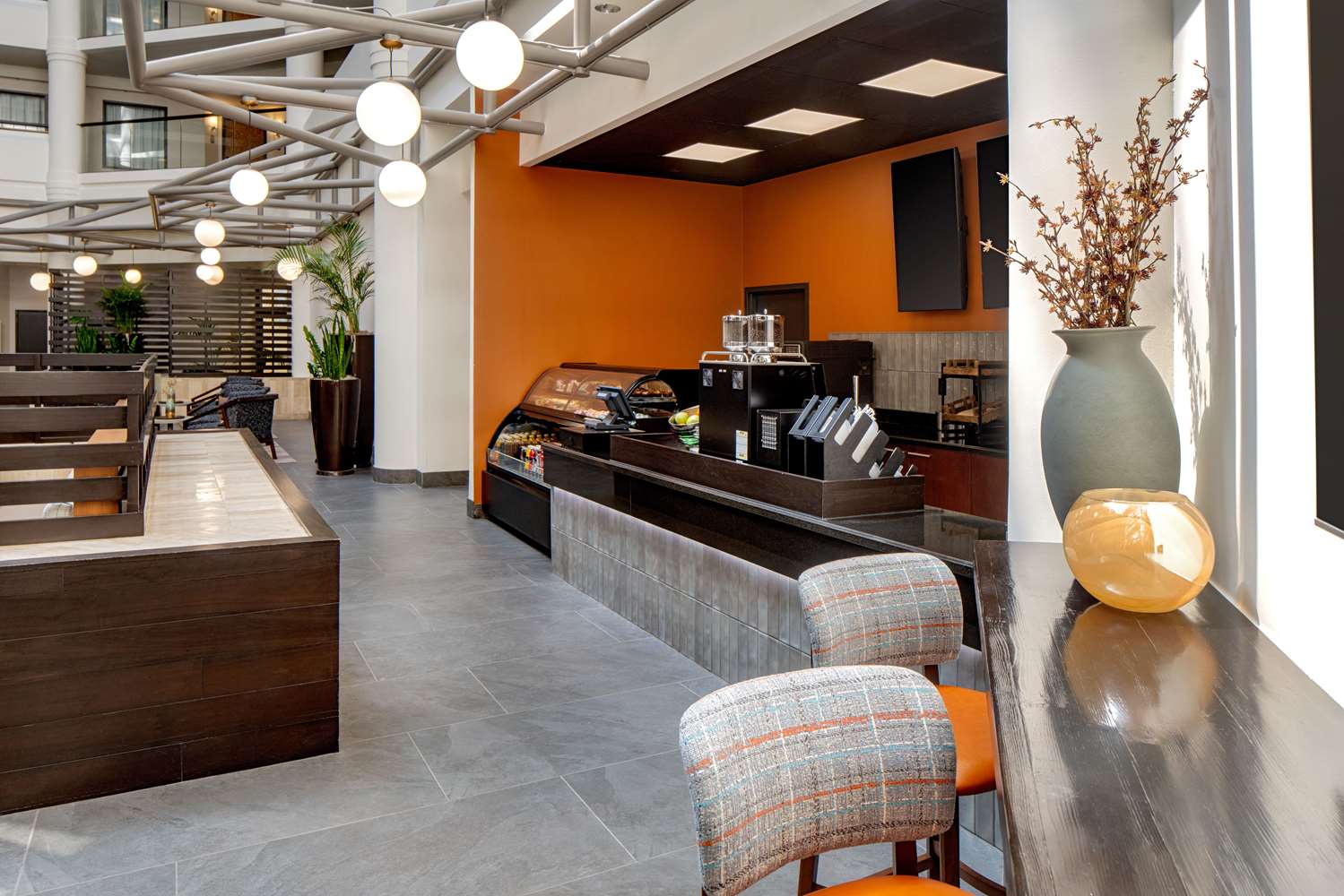 Фото DoubleTree Suites by Hilton Hotel Salt Lake City