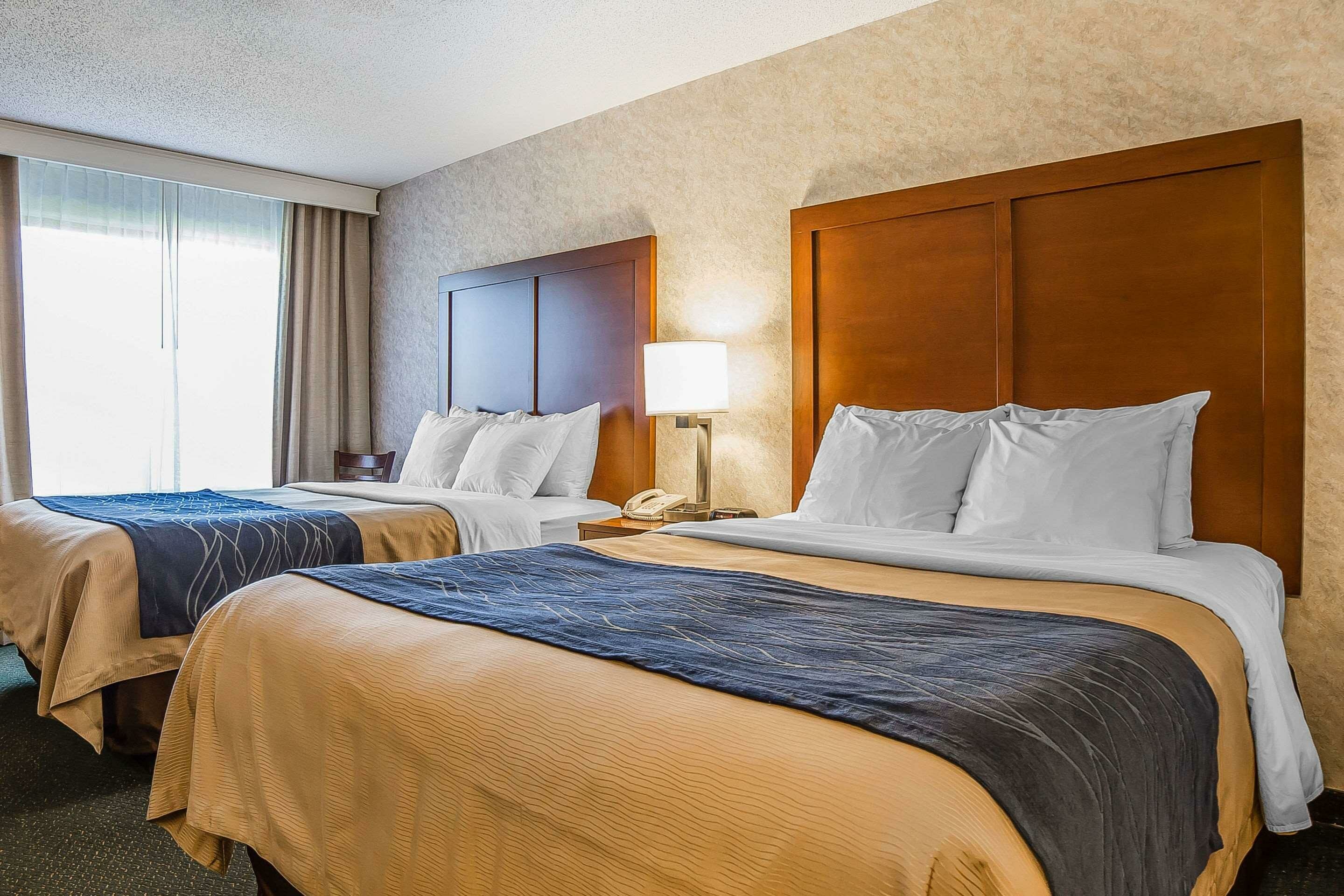 Фото Yellowstone River Inn & Suites