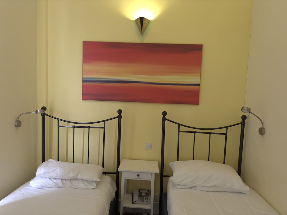 Фото Manor Hotel