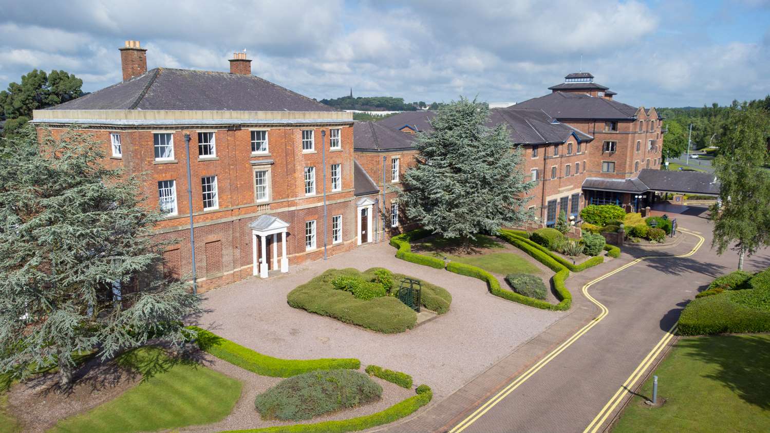 Фото DoubleTree by Hilton Stoke on Trent