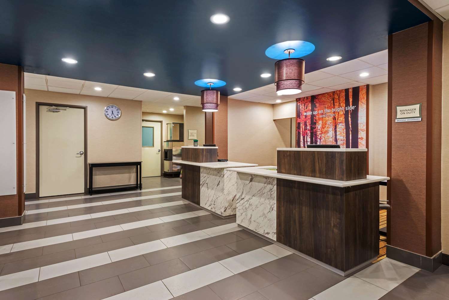 Фото La Quinta Inn & Suites by Wyndham Jamestown