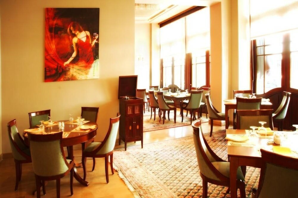 Фото The Capsis Bristol Boutique Hotel