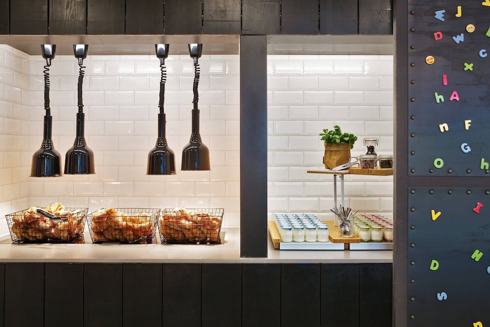 Фото Moxy Amsterdam Houthavens