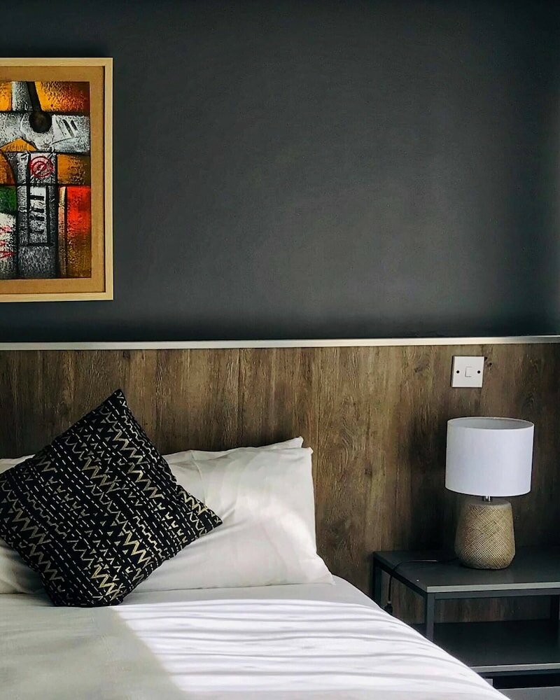 Фото La Orchard Hotel