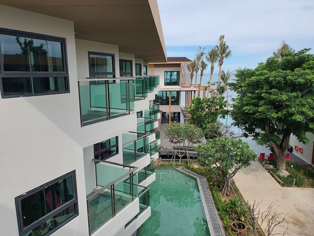 Фото Eco Cozy Beachfront Resort Chaam