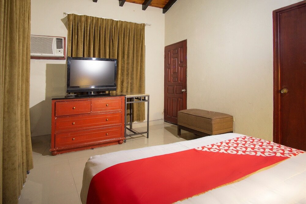 Фото Oyo Hotel Hacienda Don Luis, Rosarito