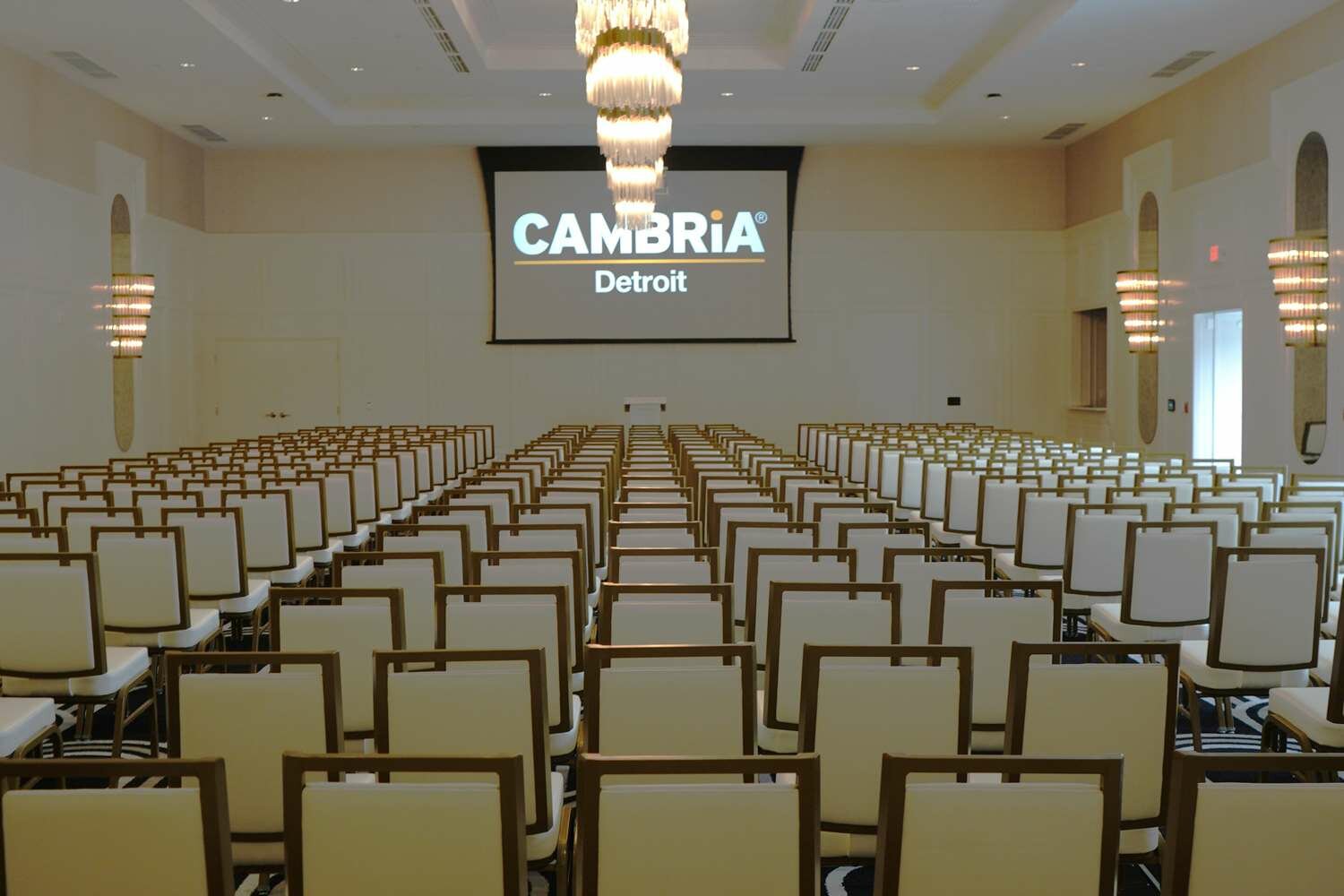 Фото Cambria Hotel Detroit Downtown