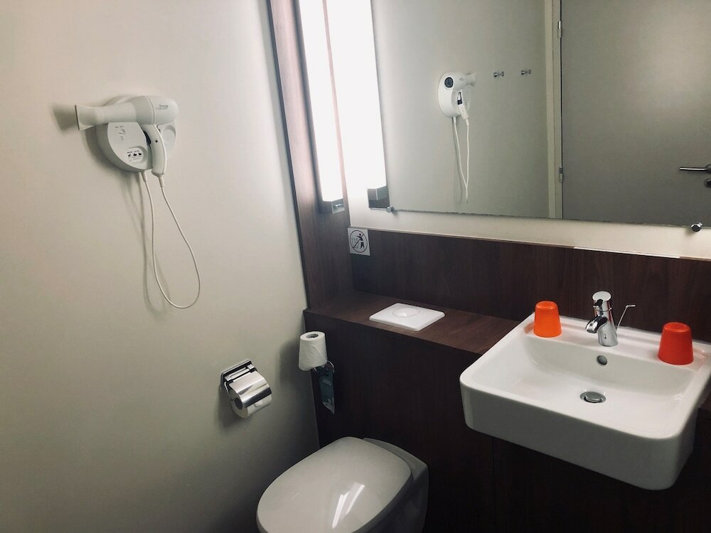 Фото Ibis Styles Bordeaux Centre Gare